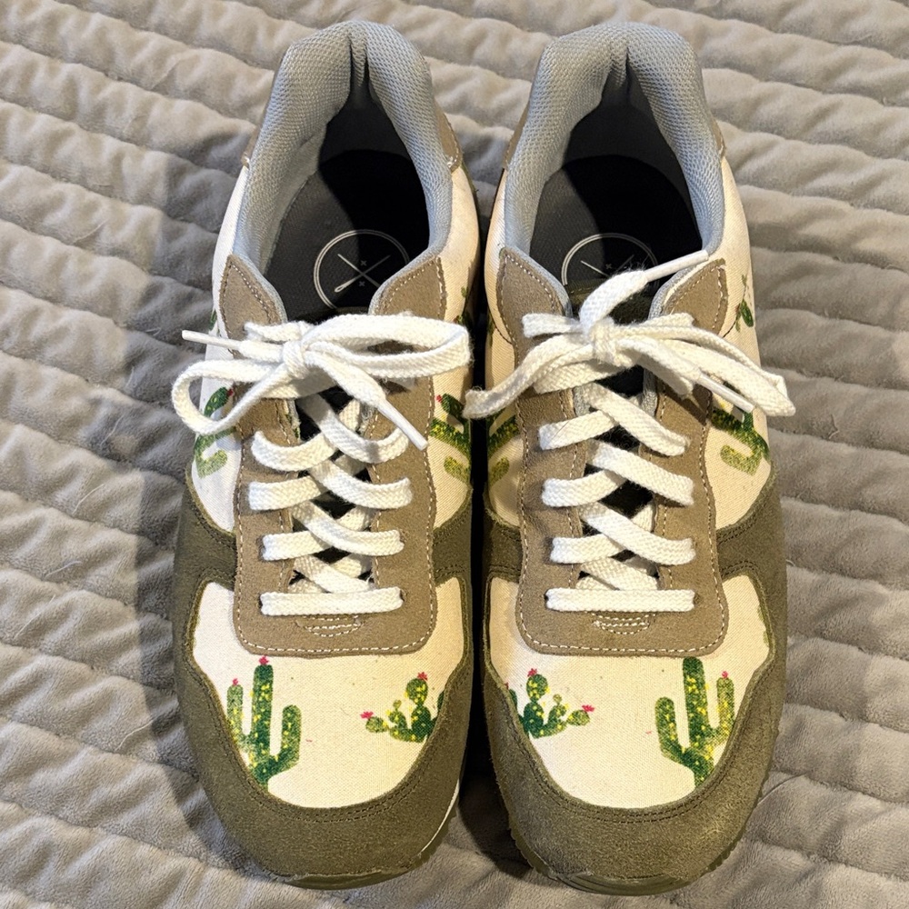 Inkkas Cactus Embroidered Sneakers - Green and Cream